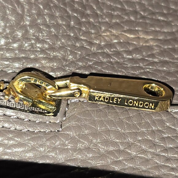 Radley London Sloane Street Large Zip-Top Gray Pebble Grain Leather Shoulder Bag - Picture 13 of 16